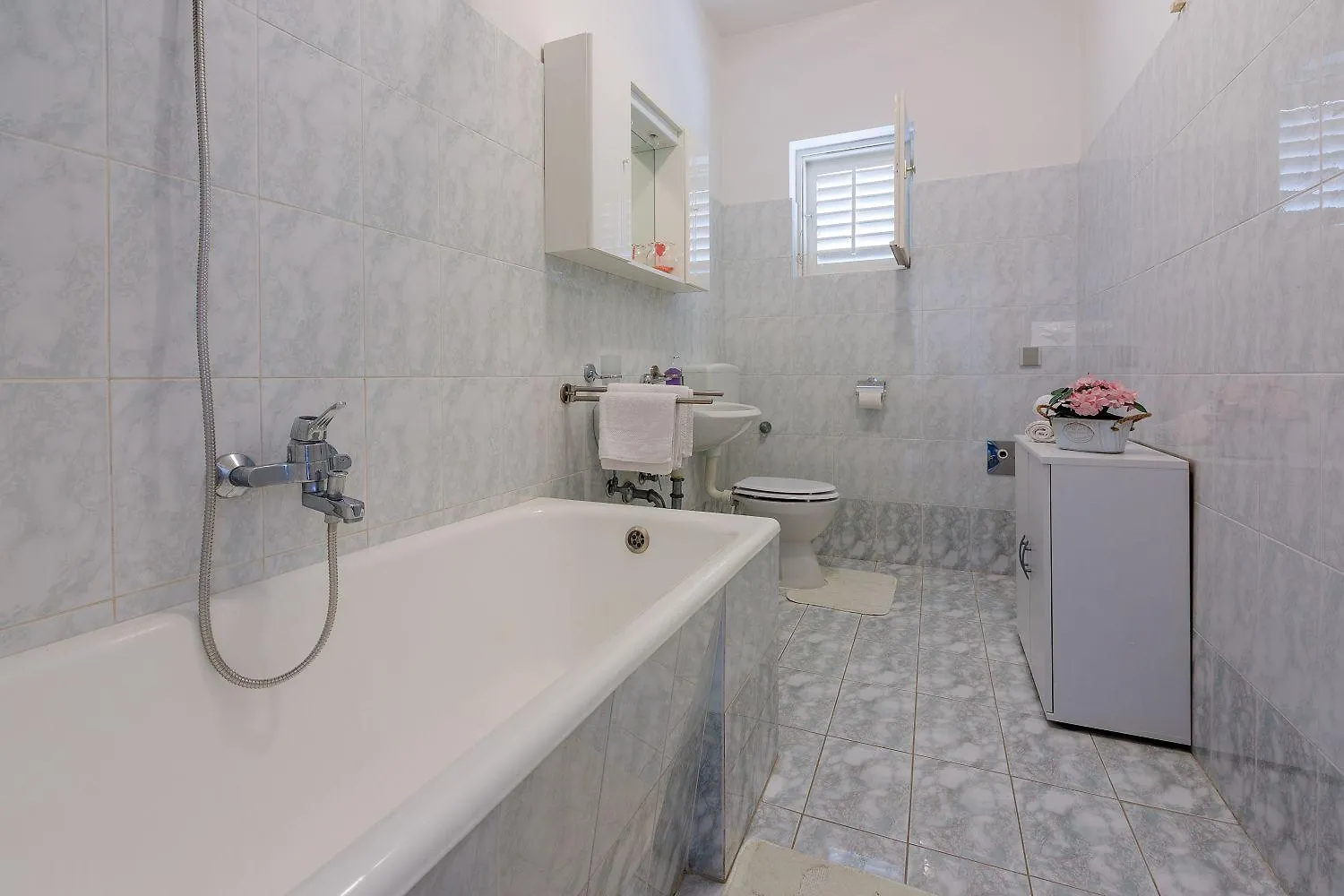 Komfortables Apartment Nur 430 Meter Zum Strand Mit Meerblick, Balkon, Terrasse, Grillbereich Novi Vinodolski Croatia