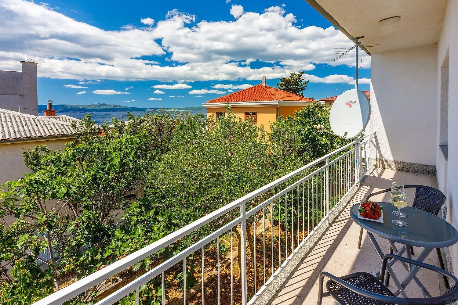 Komfortables Apartment Nur 430 Meter Zum Strand Mit Meerblick, Balkon, Terrasse, Grillbereich Novi Vinodolski