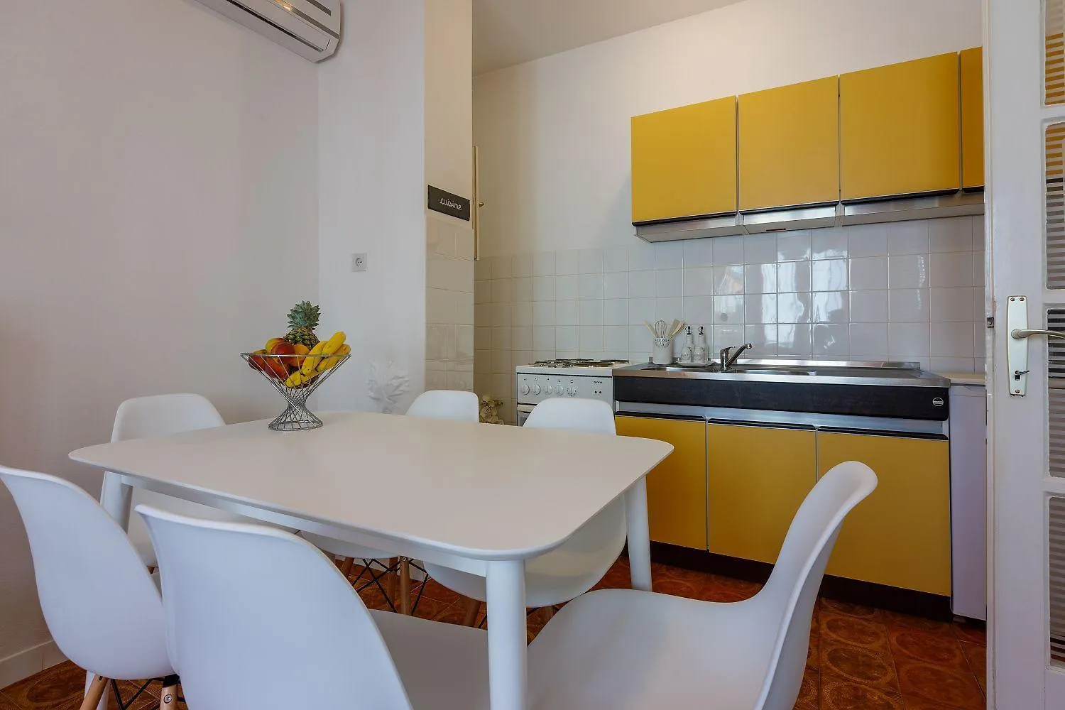 Komfortables Apartment Nur 430 Meter Zum Strand Mit Meerblick, Balkon, Terrasse, Grillbereich Novi Vinodolski